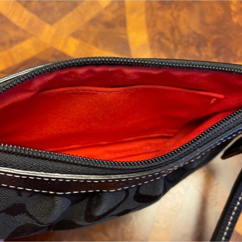 Coach Black Wristlet Clutch Authentic Free Used Excellent Condition Like New - Picture 7 of 14